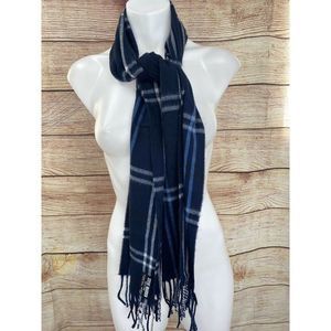 Steve Madden Mid Weight Cozy grey blue white Plaid Muffler Scarf